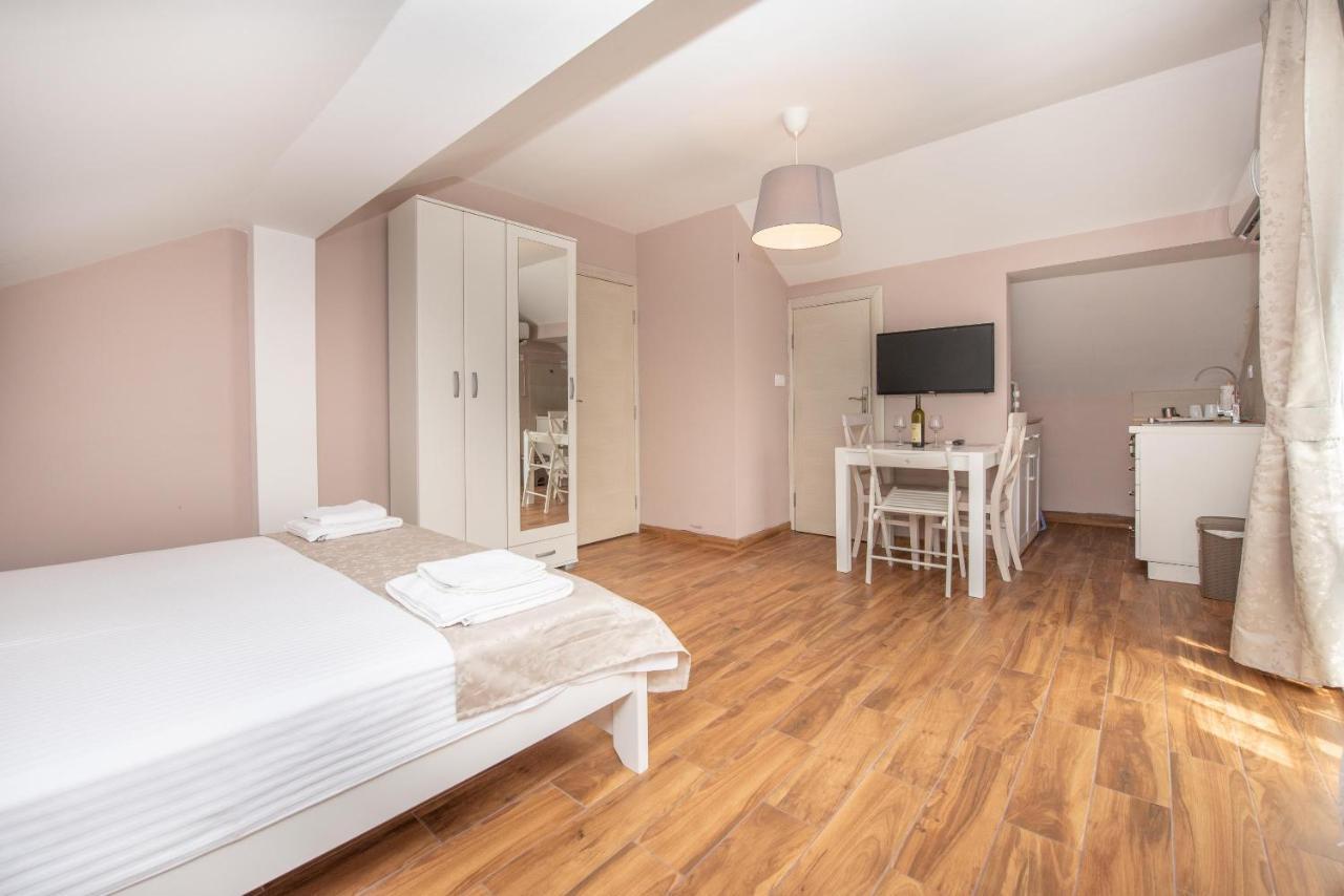 Ioannis Apartments Tivat Eksteriør billede