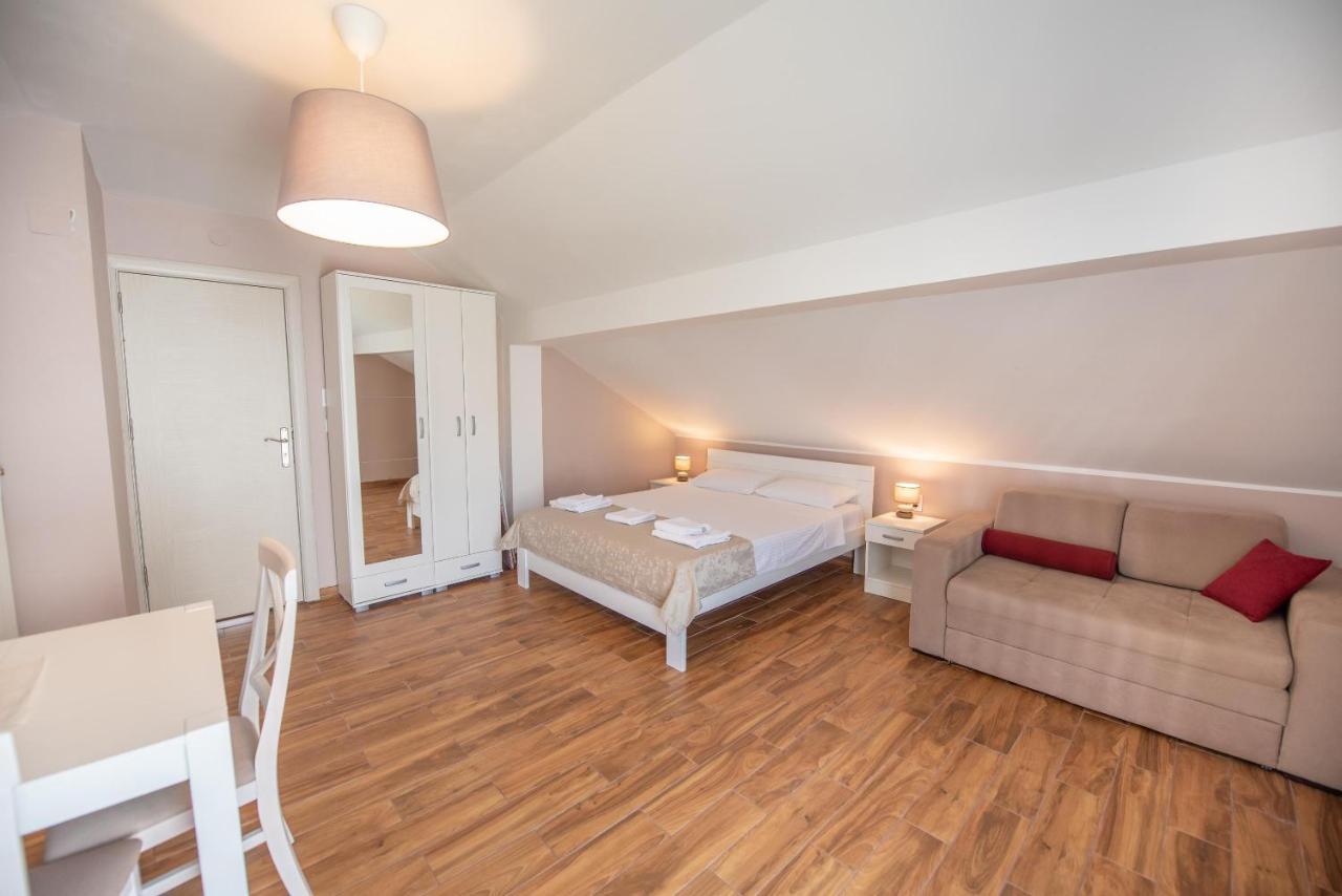Ioannis Apartments Tivat Eksteriør billede