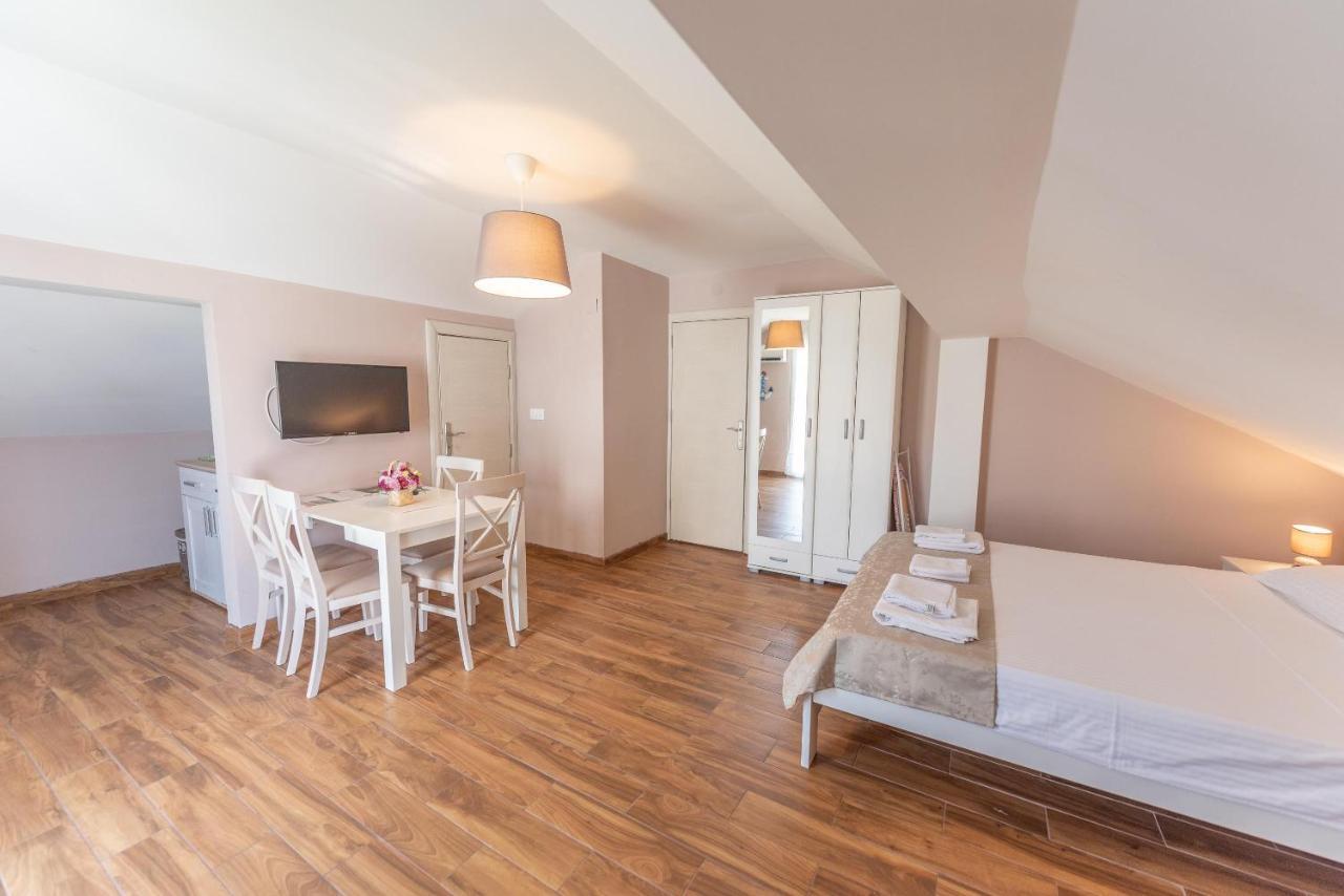 Ioannis Apartments Tivat Eksteriør billede